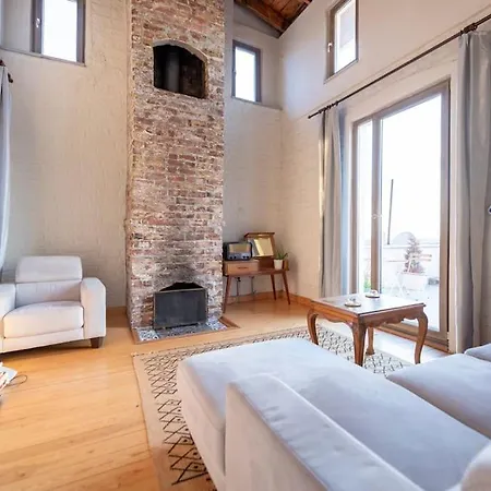 Apartmán Historic Loft W/terrace And Old View